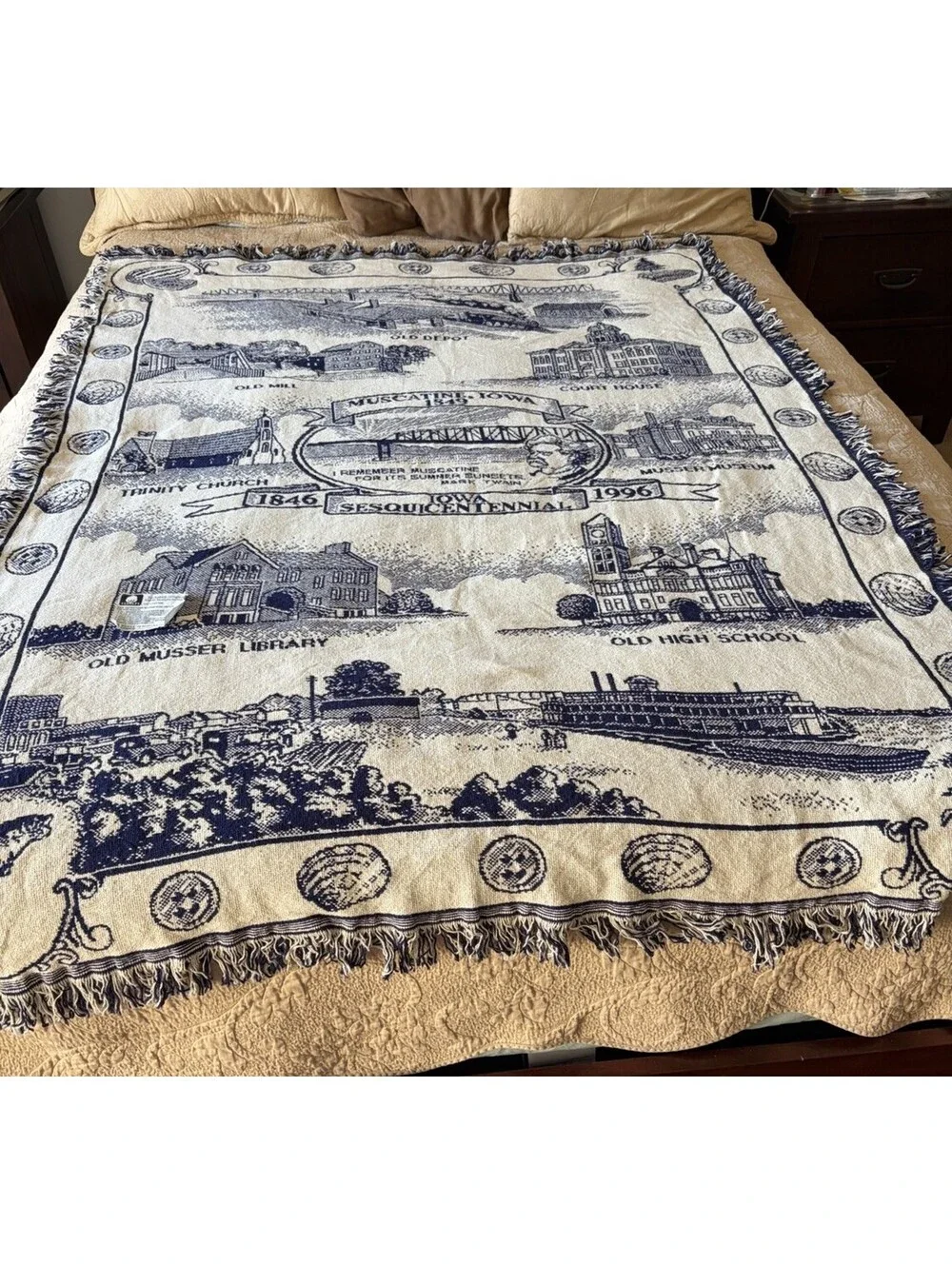 VTG Muscatine Iowa Tapestry Throw 1846-1996 50x70” 100% Cotton White&Navy